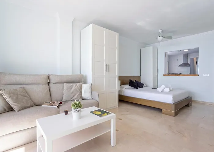 Sunstay Diamond Loft Апартаменты Фуэнхирола